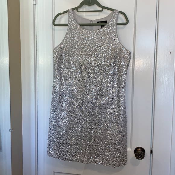 Excellent Condition White House Black Market Silver Sequin Party Dress Size 12 - Picture 4 of 11